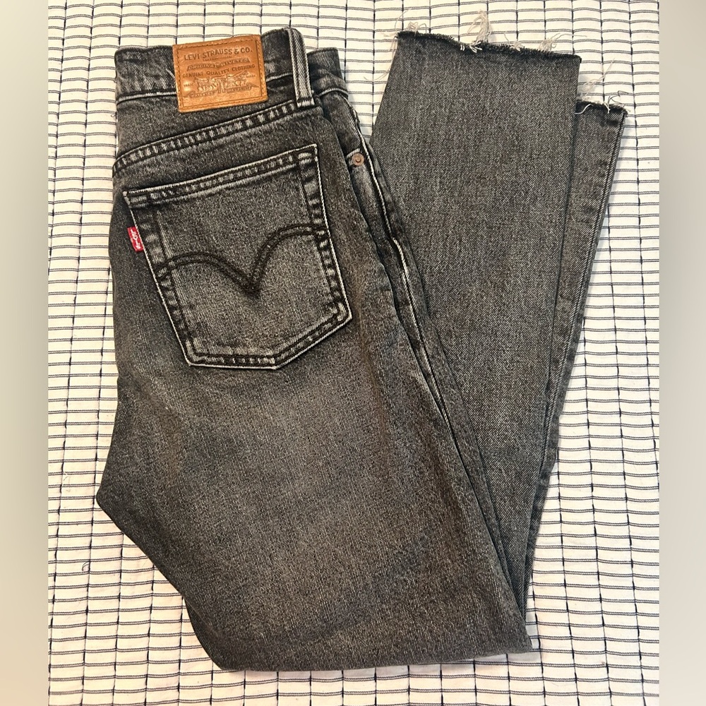 Black Levi wedgie jeans